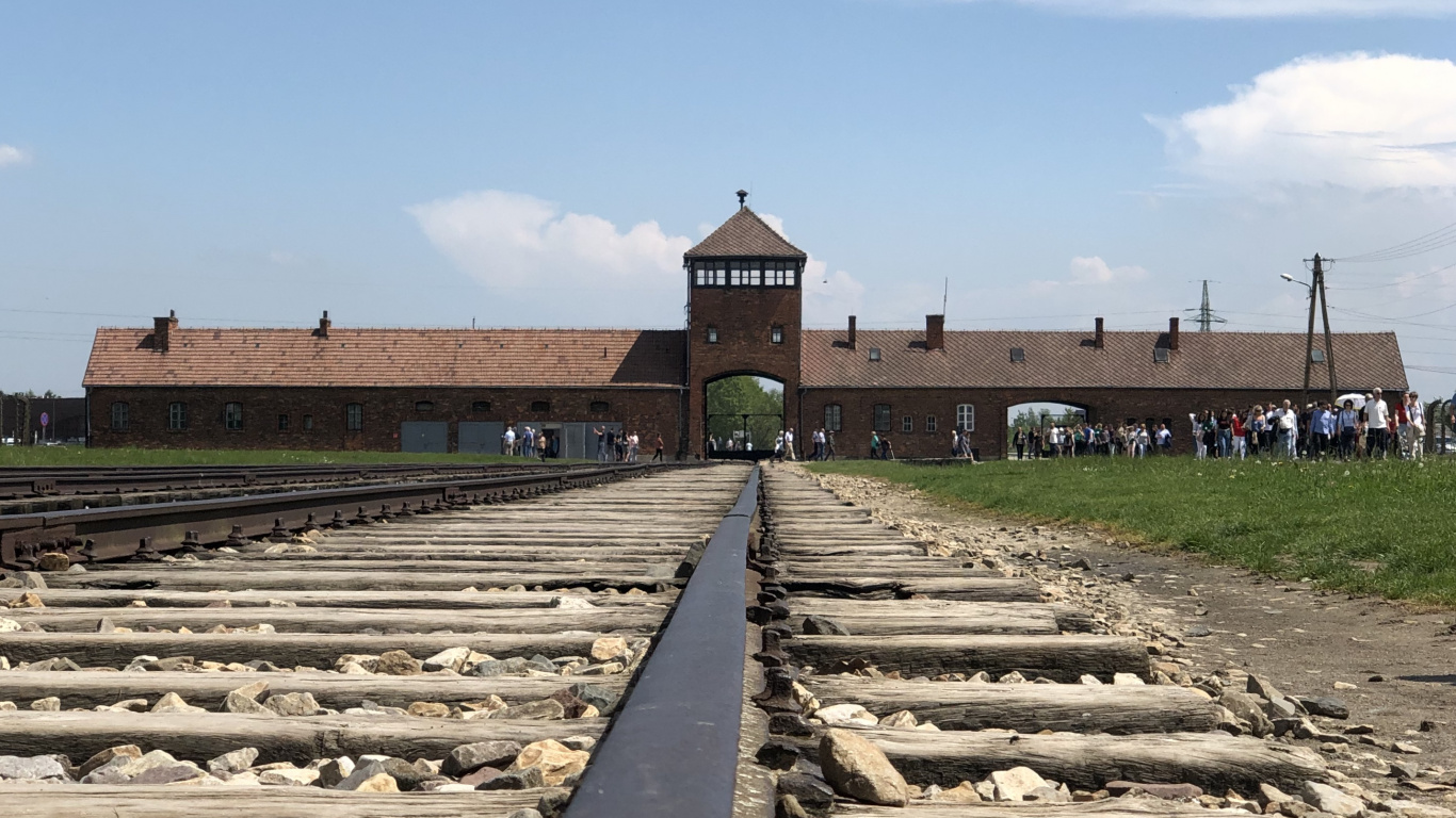 Auschwitz, Roof, Soil, Cumulus, Rubble. Wallpaper in 1366x768 Resolution