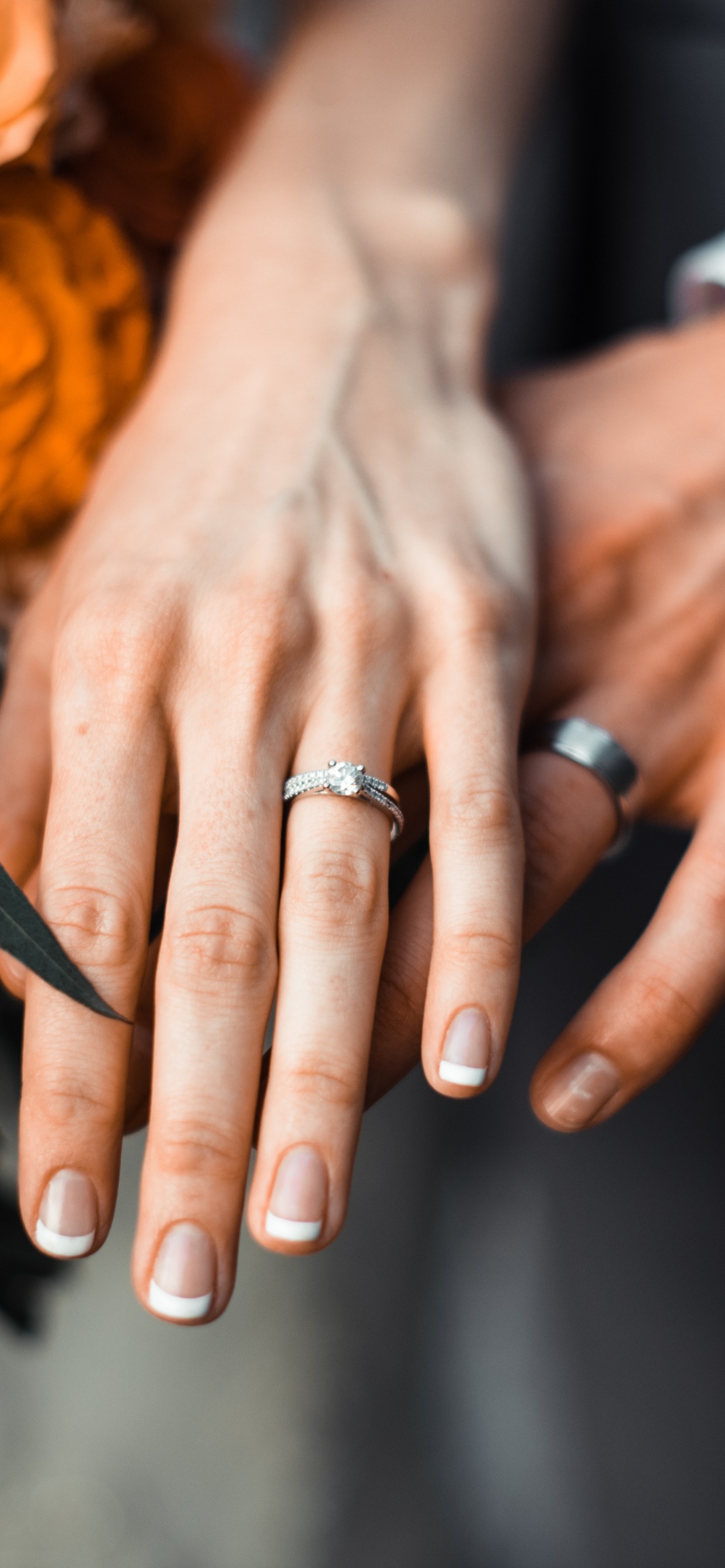结婚戒指, 订婚戒指, 订婚, 手, 黄色的 壁纸 1242x2688 允许