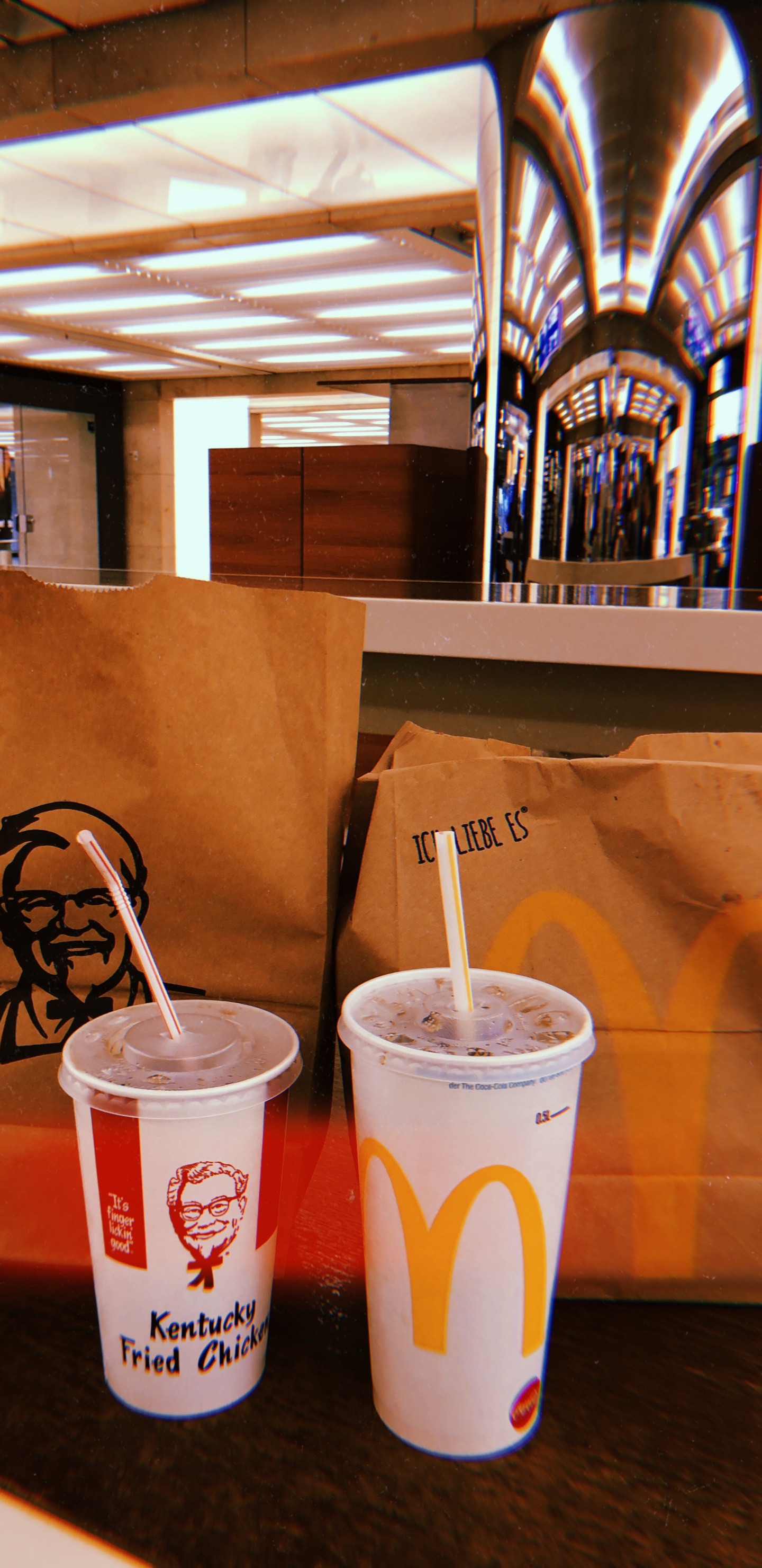 Kentucky Fried Chicken, Kfc, Paille, Plafond, Logo. Wallpaper in 1440x2960 Resolution