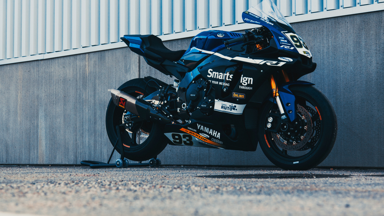 Black and Blue Sports Bike. Wallpaper in 1280x720 Resolution