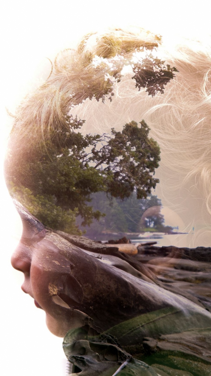 Mann im Schwarz-grünen Blumenhemd. Wallpaper in 720x1280 Resolution