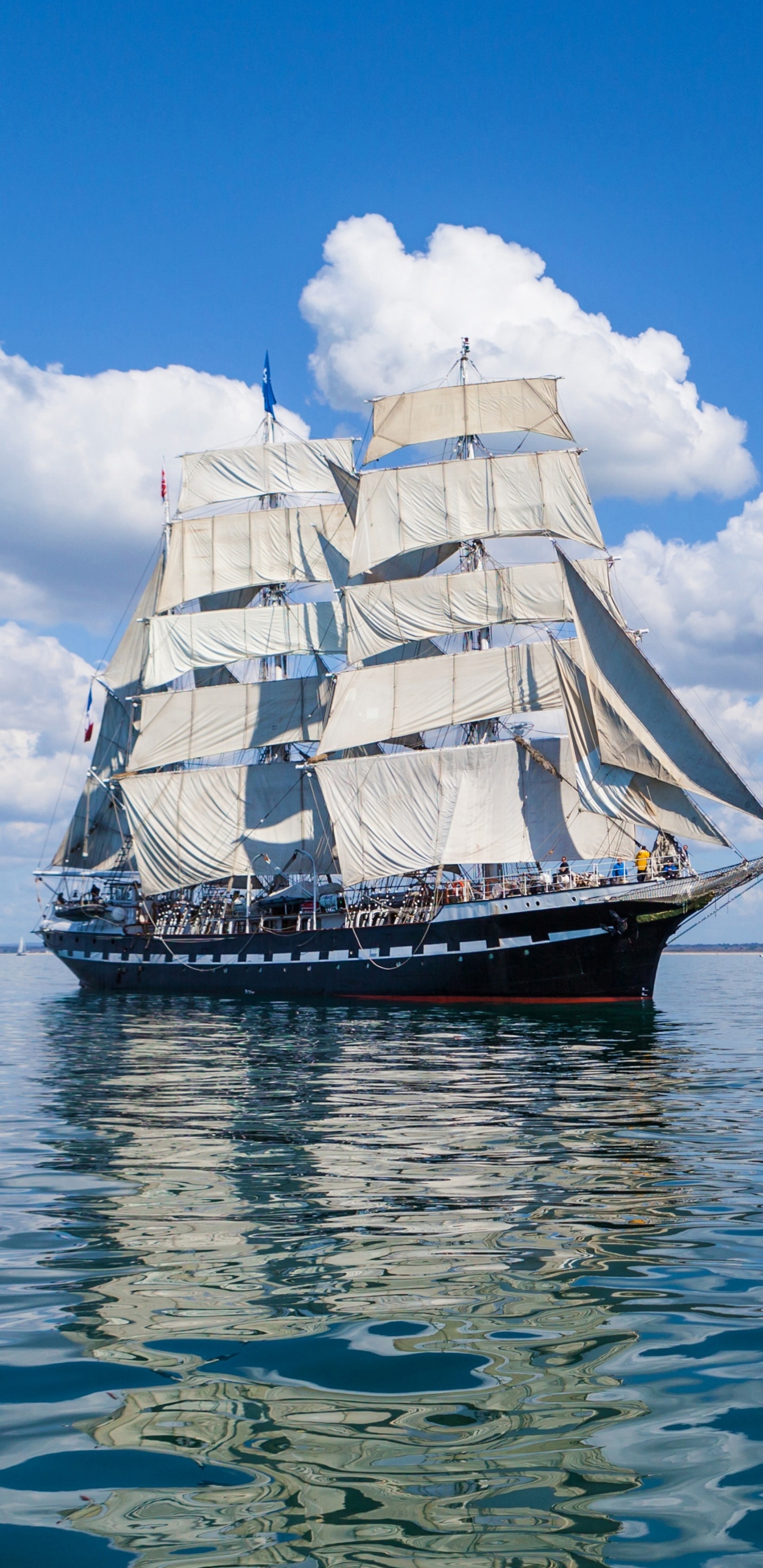 Brown and White Sail Boat on Sea Under Blue Sky During Daytime. Wallpaper in 1440x2960 Resolution