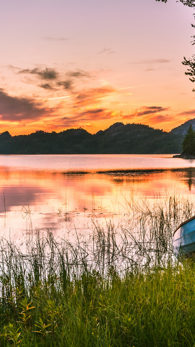 Bateau, Banque, Lac, Eau, Les Ressources en Eau. Wallpaper in 750x1334 Resolution