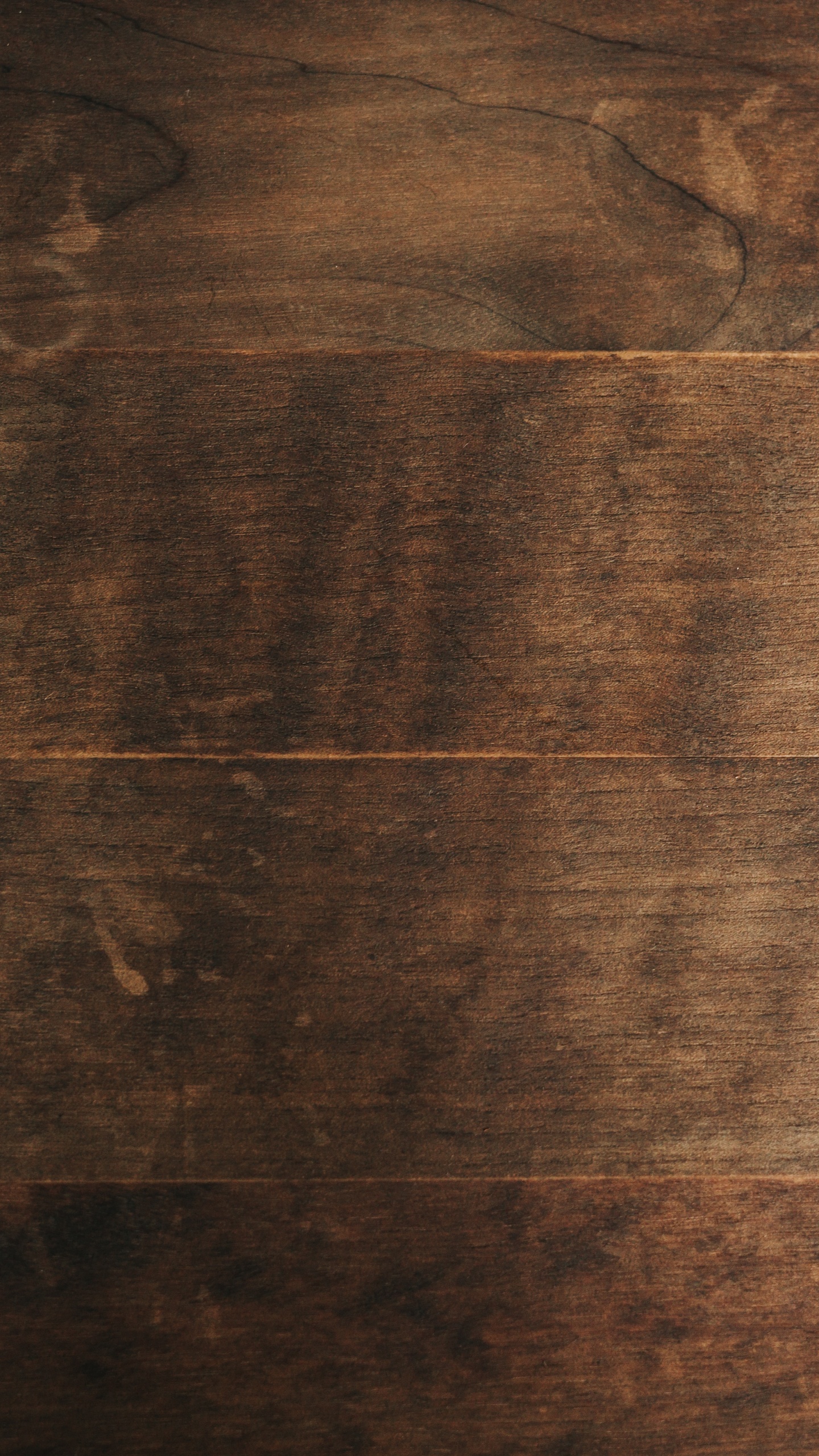 Surface en Bois Marron et Noir. Wallpaper in 1440x2560 Resolution