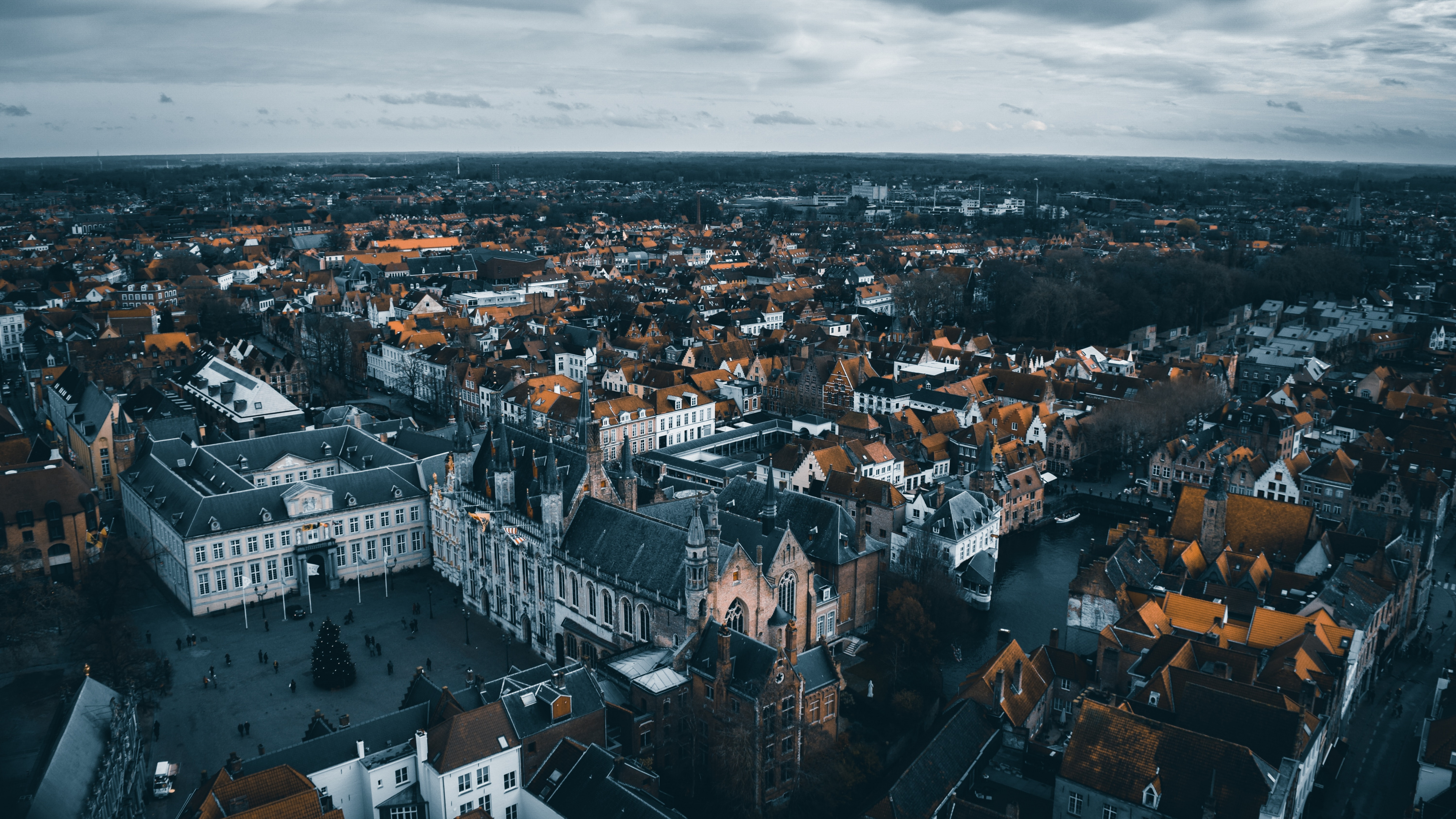 Vue Aérienne Des Bâtiments de la Ville Pendant la Journée. Wallpaper in 3840x2160 Resolution