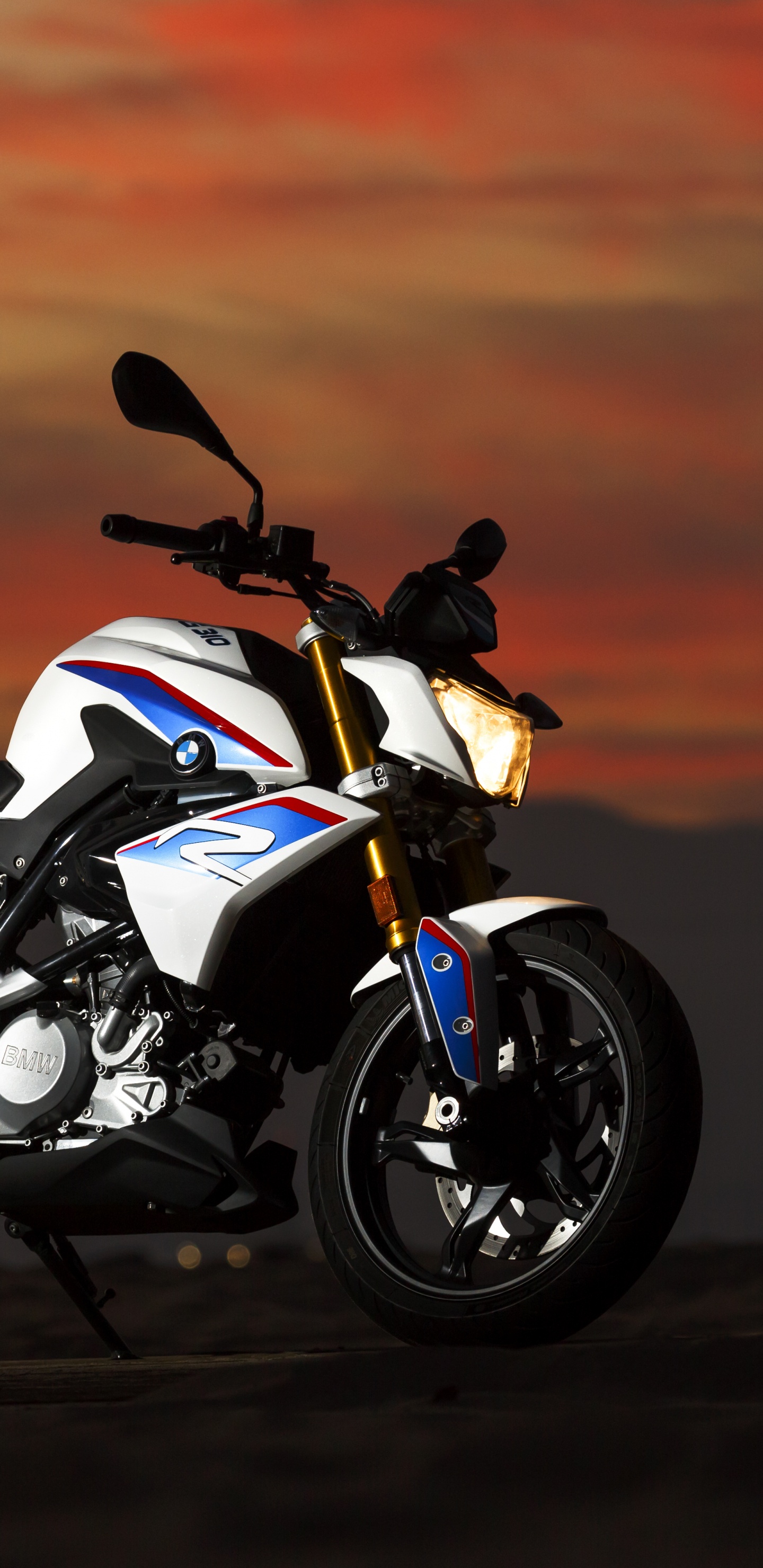 White and Black Sports Bike. Wallpaper in 1440x2960 Resolution