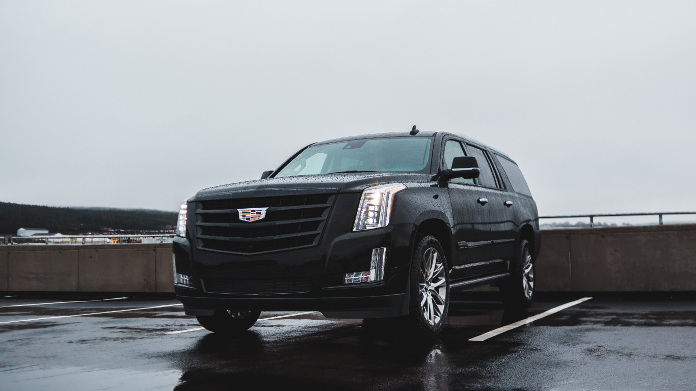 Black Mercedes Benz Sedan on Road During Daytime. Wallpaper in 1366x768 Resolution