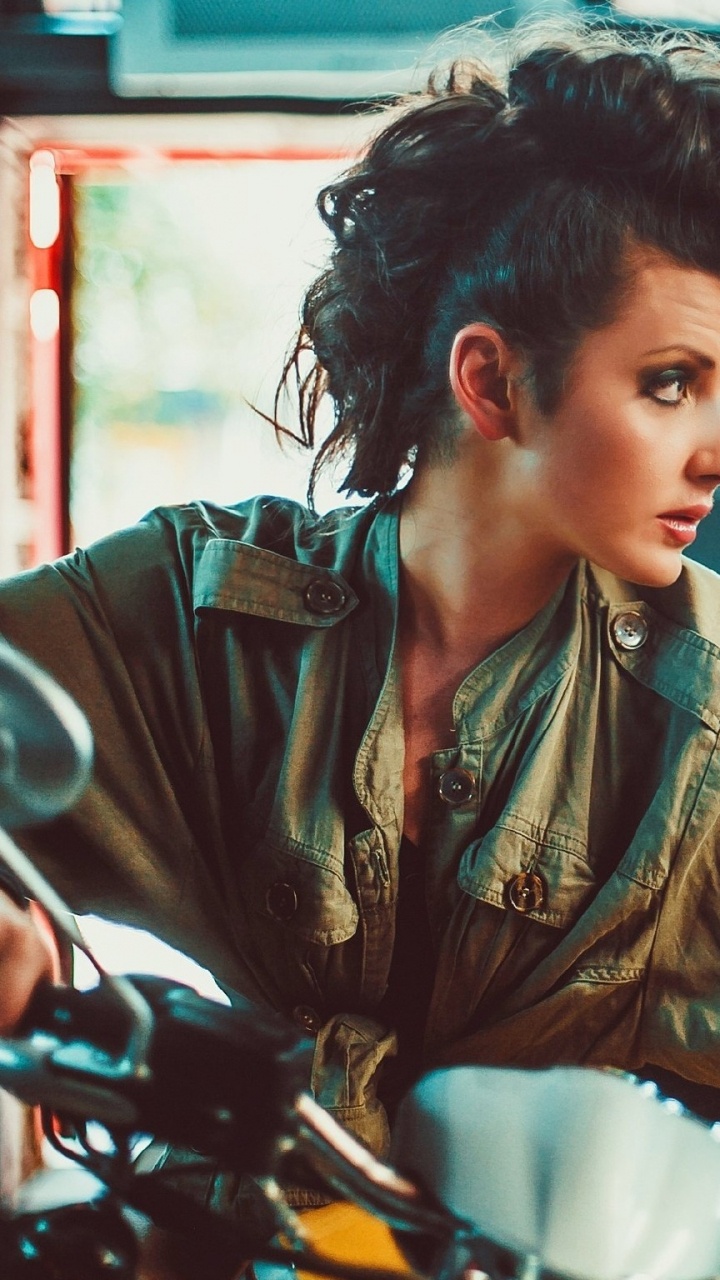 Mädchen, Wand, Foto. Wallpaper in 720x1280 Resolution