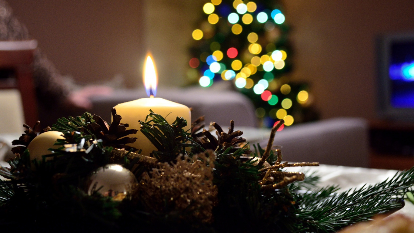 Weihnachtsbaum, Weihnachtsbeleuchtung, Christmas Ornament, Weihnachten, Neujahr. Wallpaper in 1366x768 Resolution