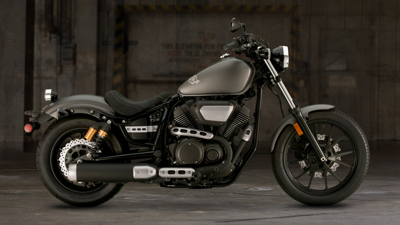 Motocicleta Cruiser Negra y Plateada. Wallpaper in 1366x768 Resolution