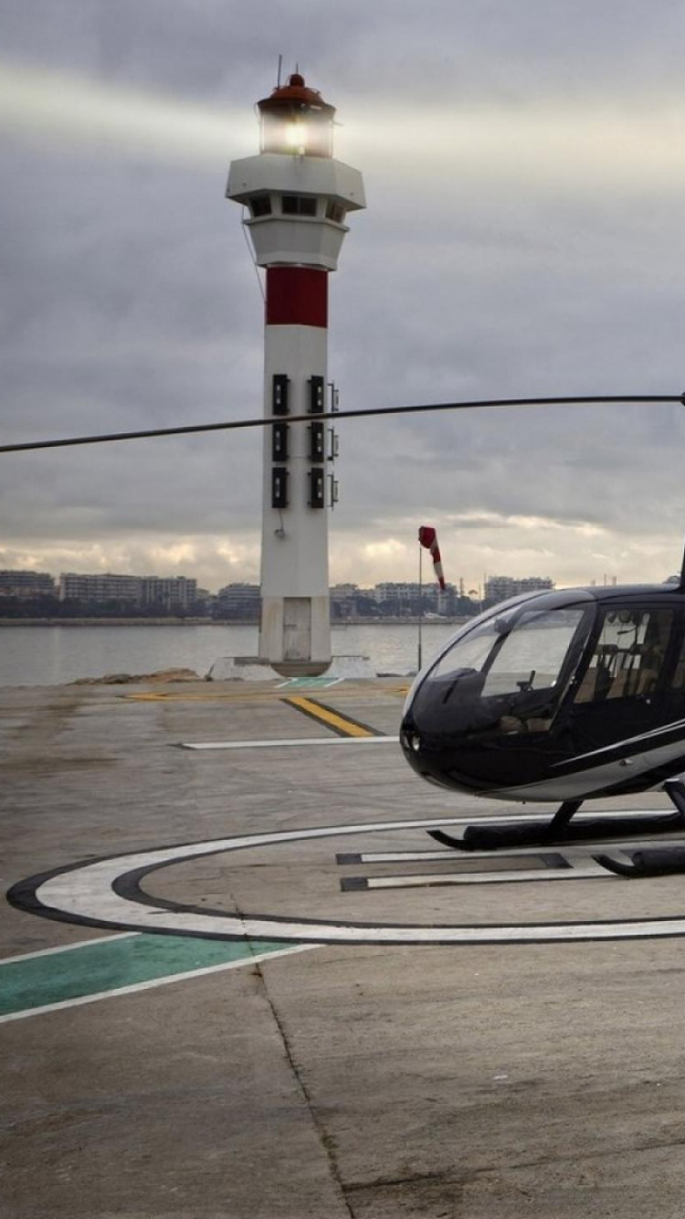 Weißer Und Schwarzer Bmw m 3 Auf Grauer Asphaltstraße Tagsüber. Wallpaper in 750x1334 Resolution