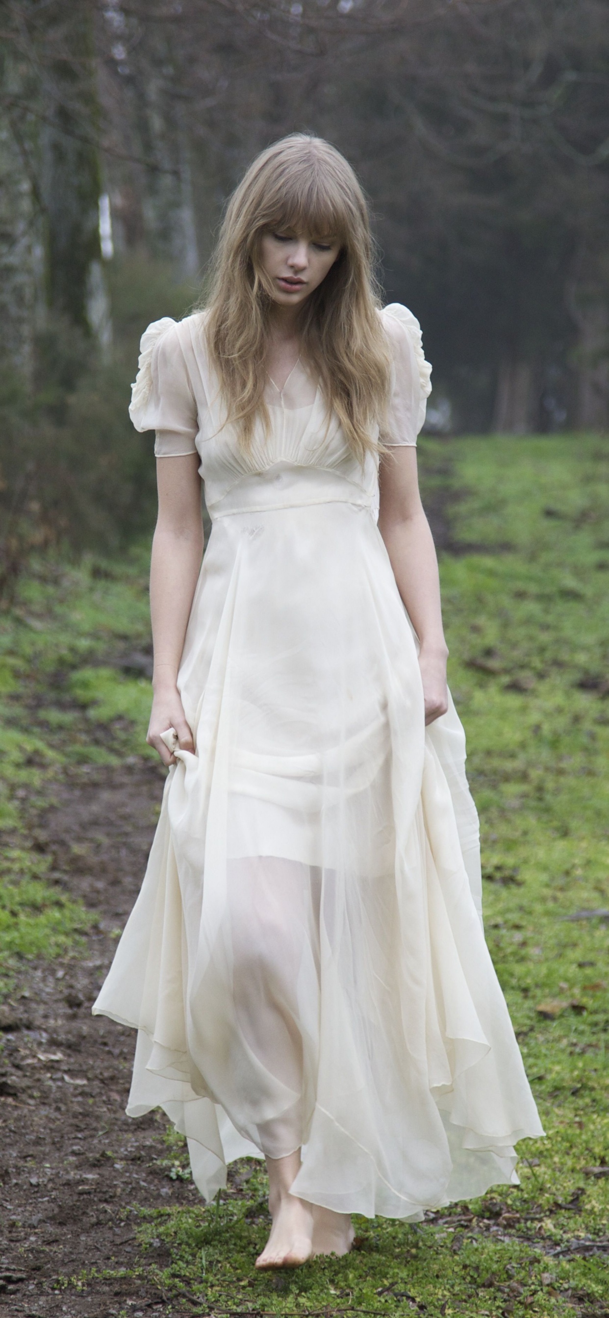 Microsoft Corporation, Taylor Swift, People in Nature, Dress, Clothing. Wallpaper in 1242x2688 Resolution