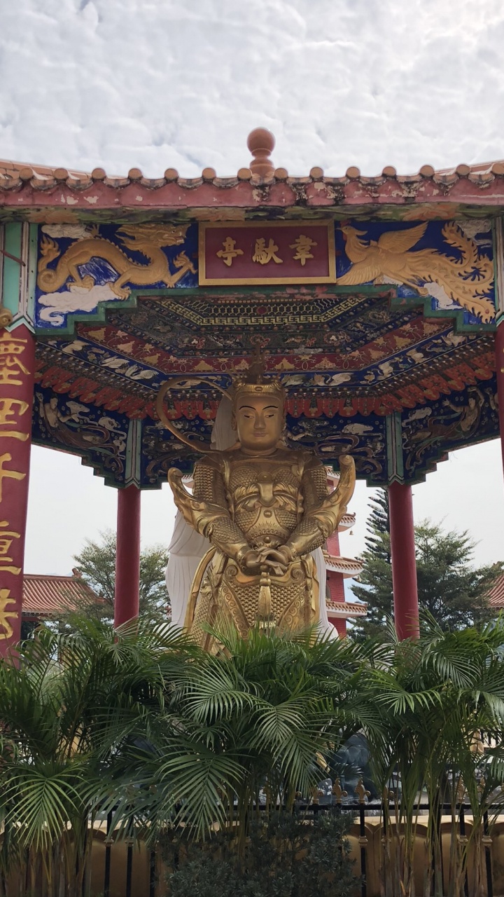 Ten Thousand Buddhas Monastery, Chinese Language, Chinese Architecture, Holy Places, Sculpture. Wallpaper in 720x1280 Resolution