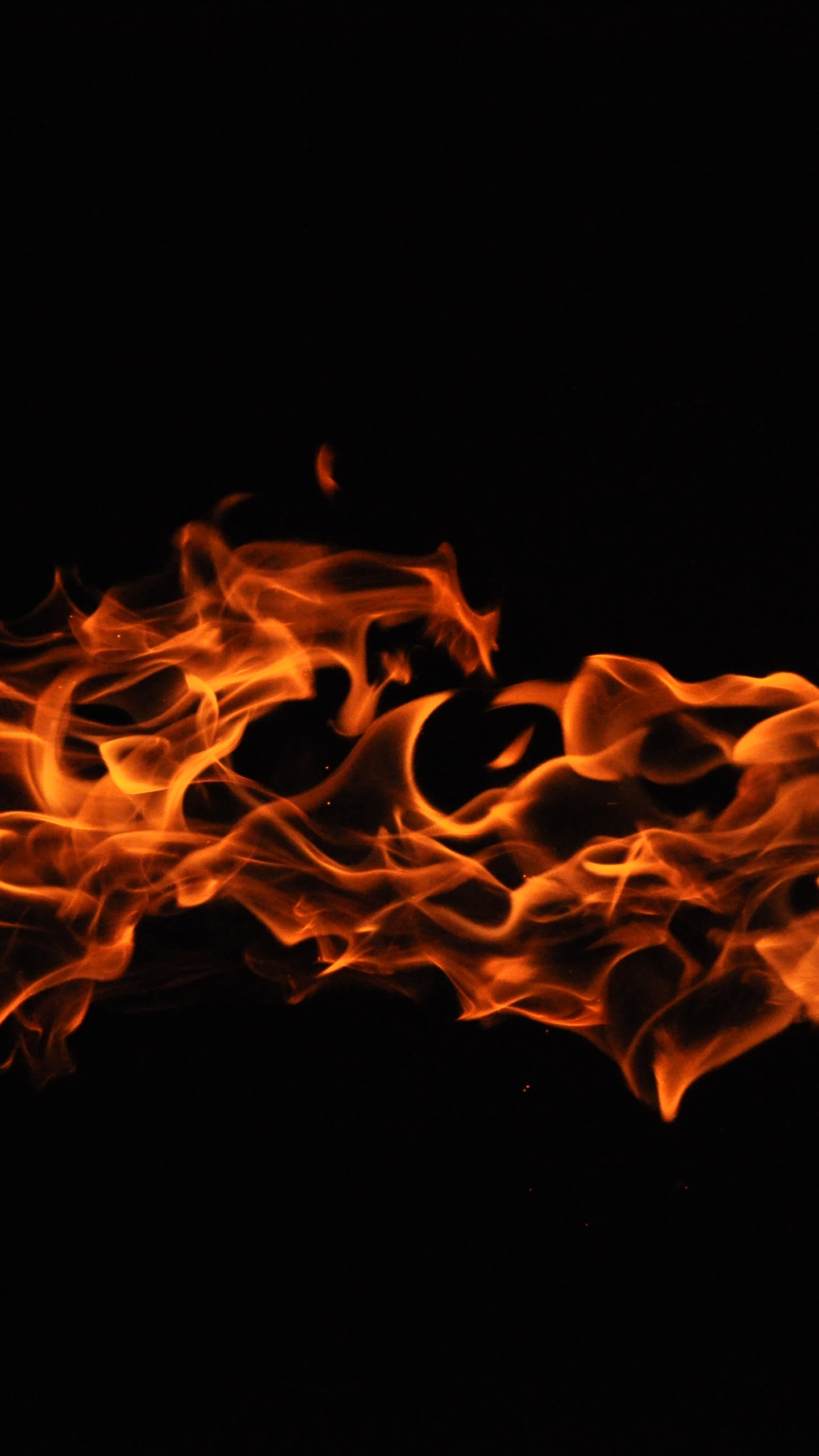 Fire in Black Background With Black Background. Wallpaper in 1440x2560 Resolution