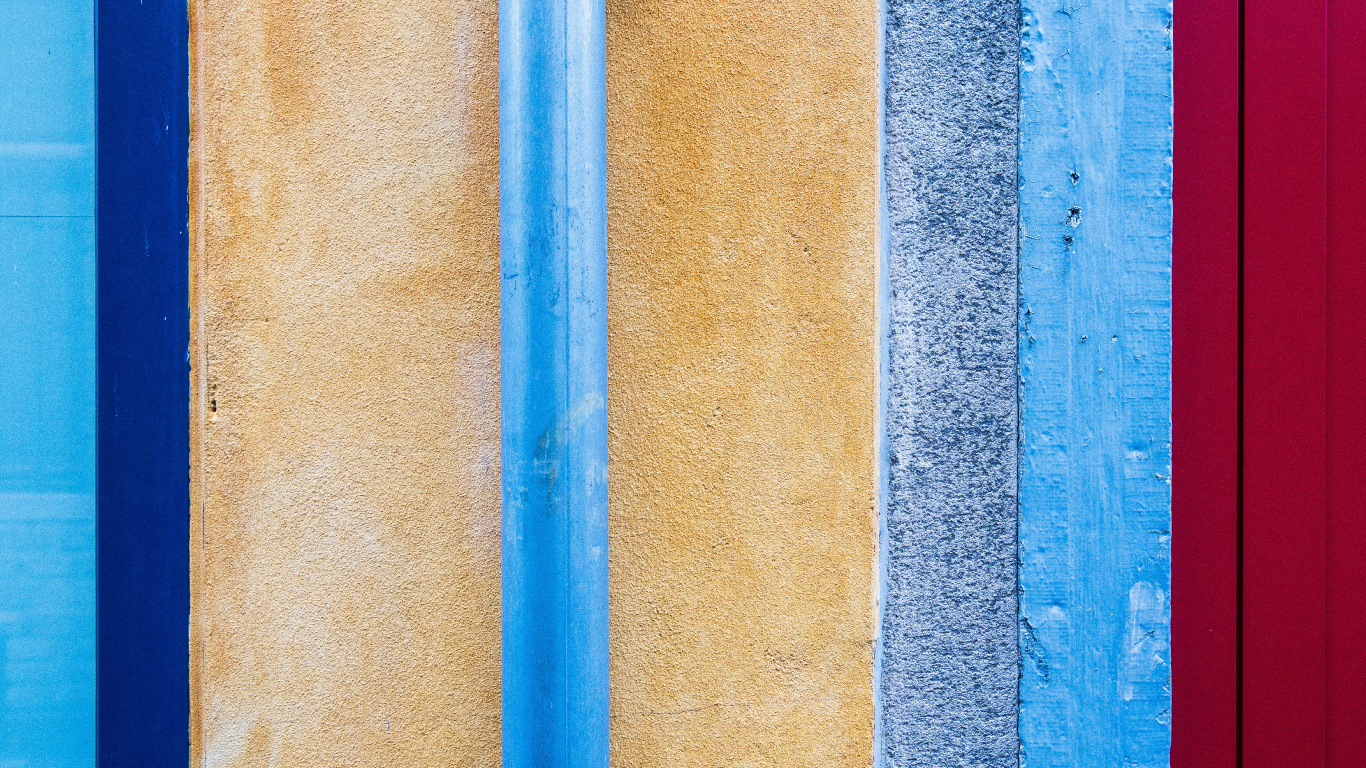 Blaue Metallstange Auf Brauner Betonwand. Wallpaper in 1366x768 Resolution