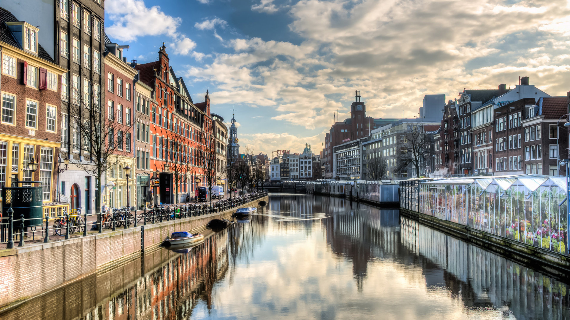 Body of Water Between Buildings Under Blue Sky During Daytime. Wallpaper in 1920x1080 Resolution