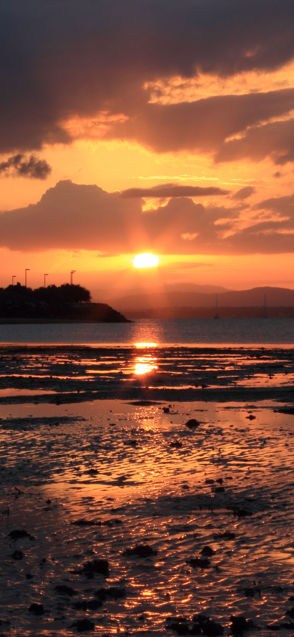 Atardecer, Reflexión, Afterglow, Puesta, Cuerpo de Agua. Wallpaper in 1242x2688 Resolution