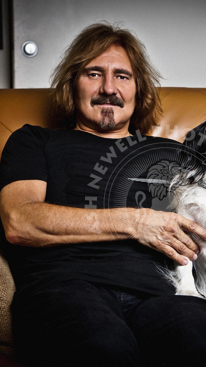 Chien, Geezer Butler, Séance, Slipknot, Barbe. Wallpaper in 720x1280 Resolution