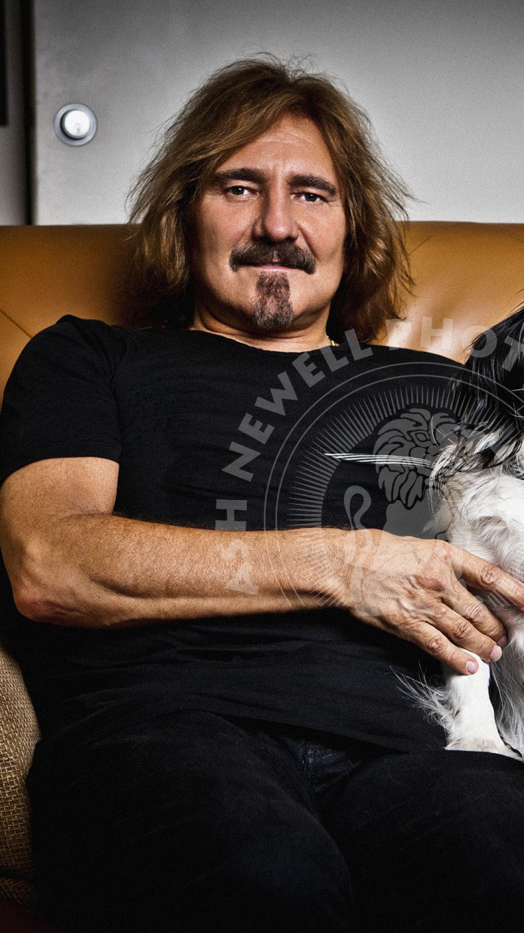 Chien, Geezer Butler, Séance, Slipknot, Barbe. Wallpaper in 750x1334 Resolution