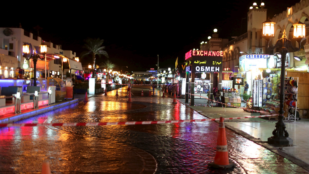 People Walking on Street During Night Time. Wallpaper in 1280x720 Resolution