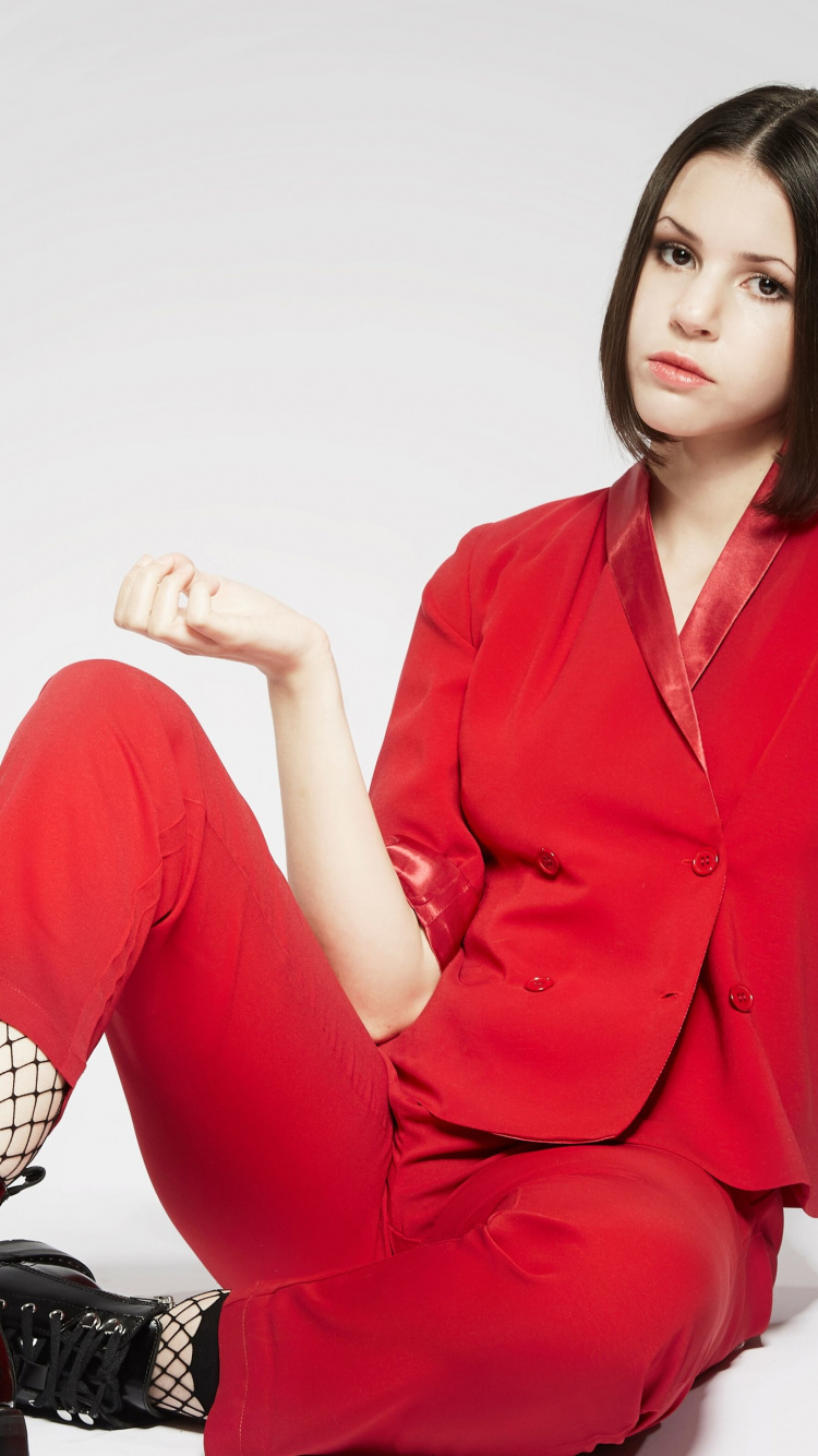 Marina Kaye, Twisted, The Whole 9, Singer Songwriter, Pop Music. Wallpaper in 750x1334 Resolution