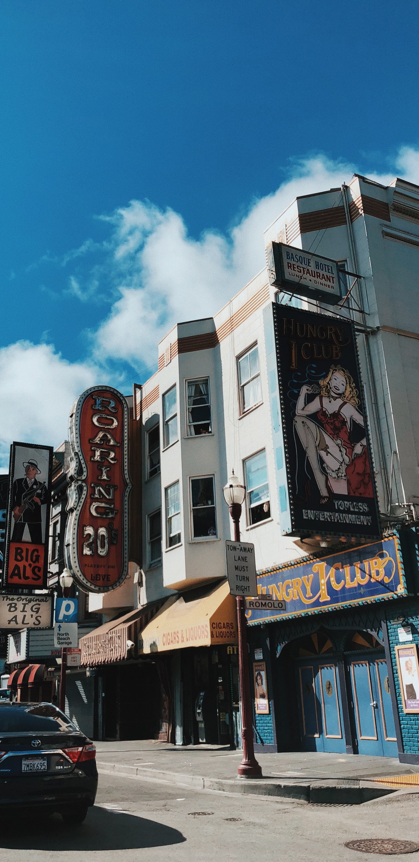 Roi, Rue, Ville, Plein de Voiture de Taille, L'éclairage Automobile. Wallpaper in 1440x2960 Resolution