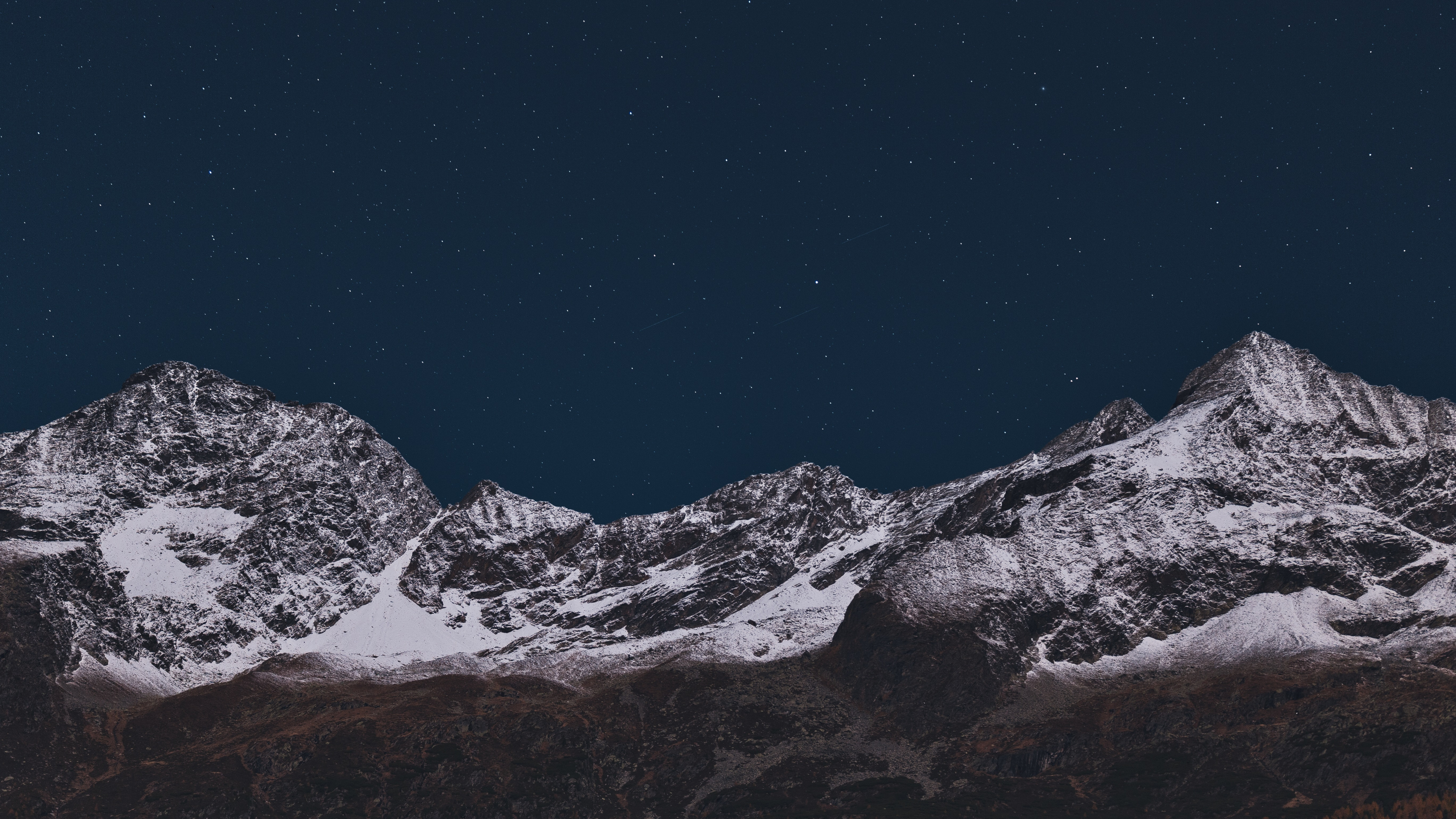 Nacht, Bergkette, Bergigen Landschaftsformen, Alpen, Massivs. Wallpaper in 3840x2160 Resolution