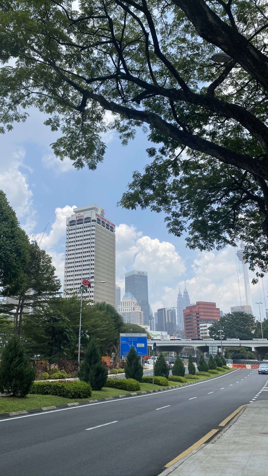 Kuala Lumpur, Malaisie, Route, Corps de L'eau, Nature. Wallpaper in 1080x1920 Resolution