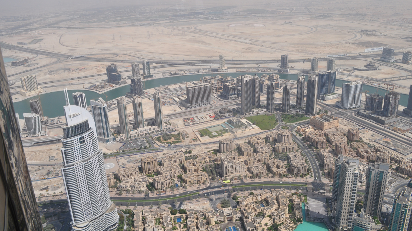 Vista Aérea de Los Edificios de la Ciudad Durante el Día.. Wallpaper in 1366x768 Resolution