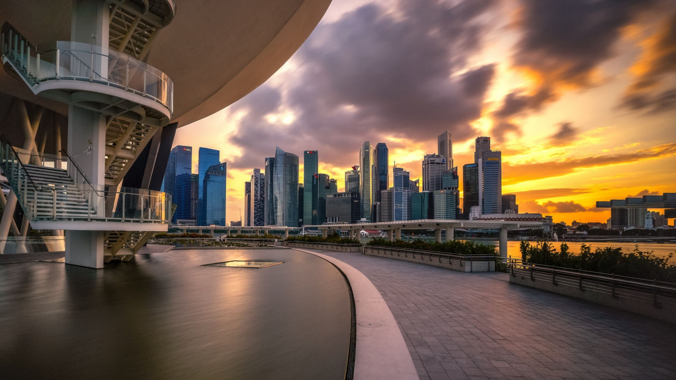 Horizonte de la Ciudad Bajo el Cielo Nublado Durante el Día. Wallpaper in 1366x768 Resolution