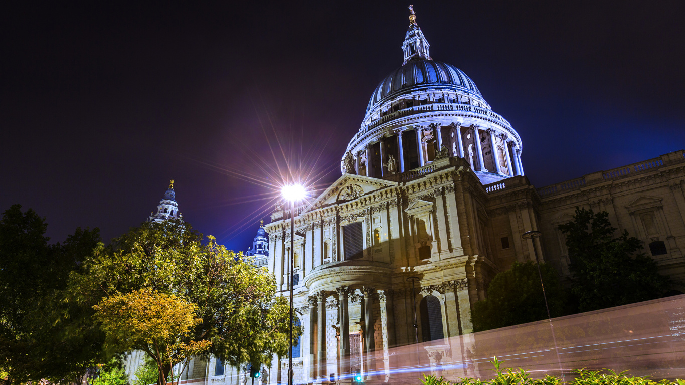 White Dome Building During Night Time. Wallpaper in 1366x768 Resolution