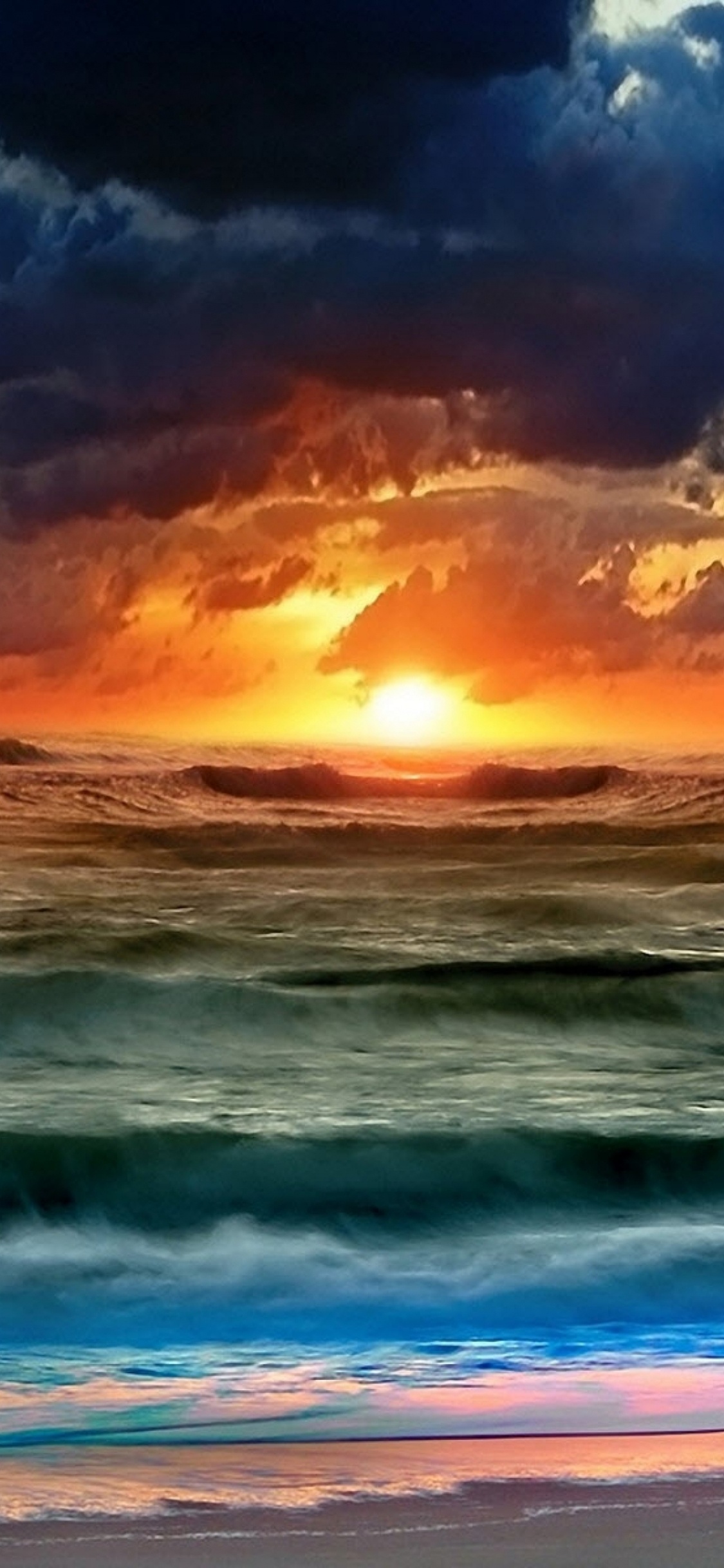 Vagues de L'océan Sous le Ciel Orange et Bleu. Wallpaper in 1125x2436 Resolution