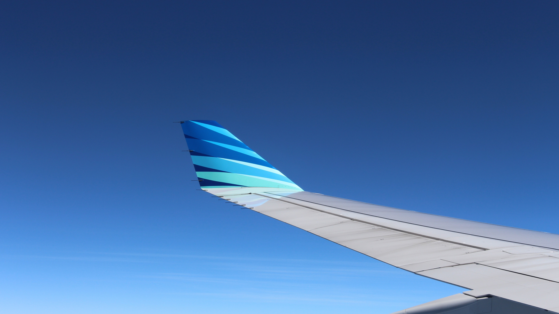 White and Blue Airplane Wing During Daytime. Wallpaper in 1920x1080 Resolution