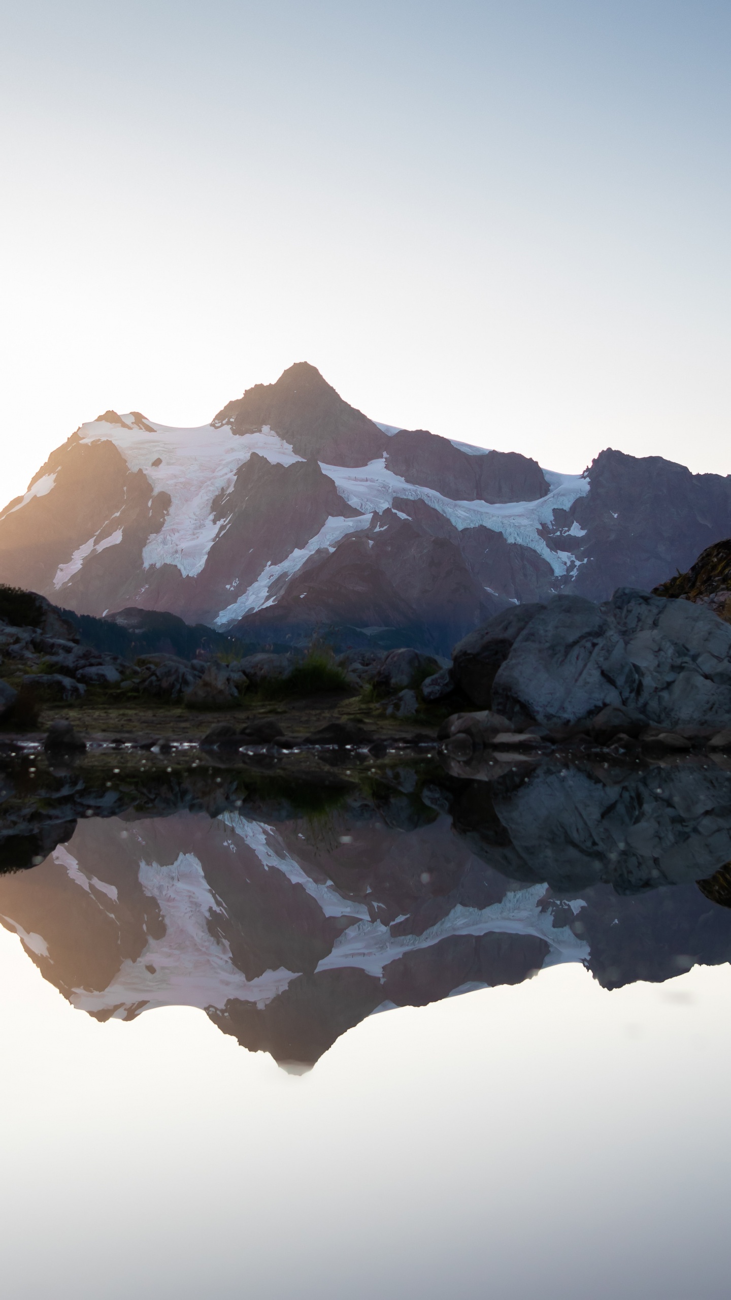 Mount Shuksan, Bergigen Landschaftsformen, Reflexion, Natur, Bergkette. Wallpaper in 1440x2560 Resolution