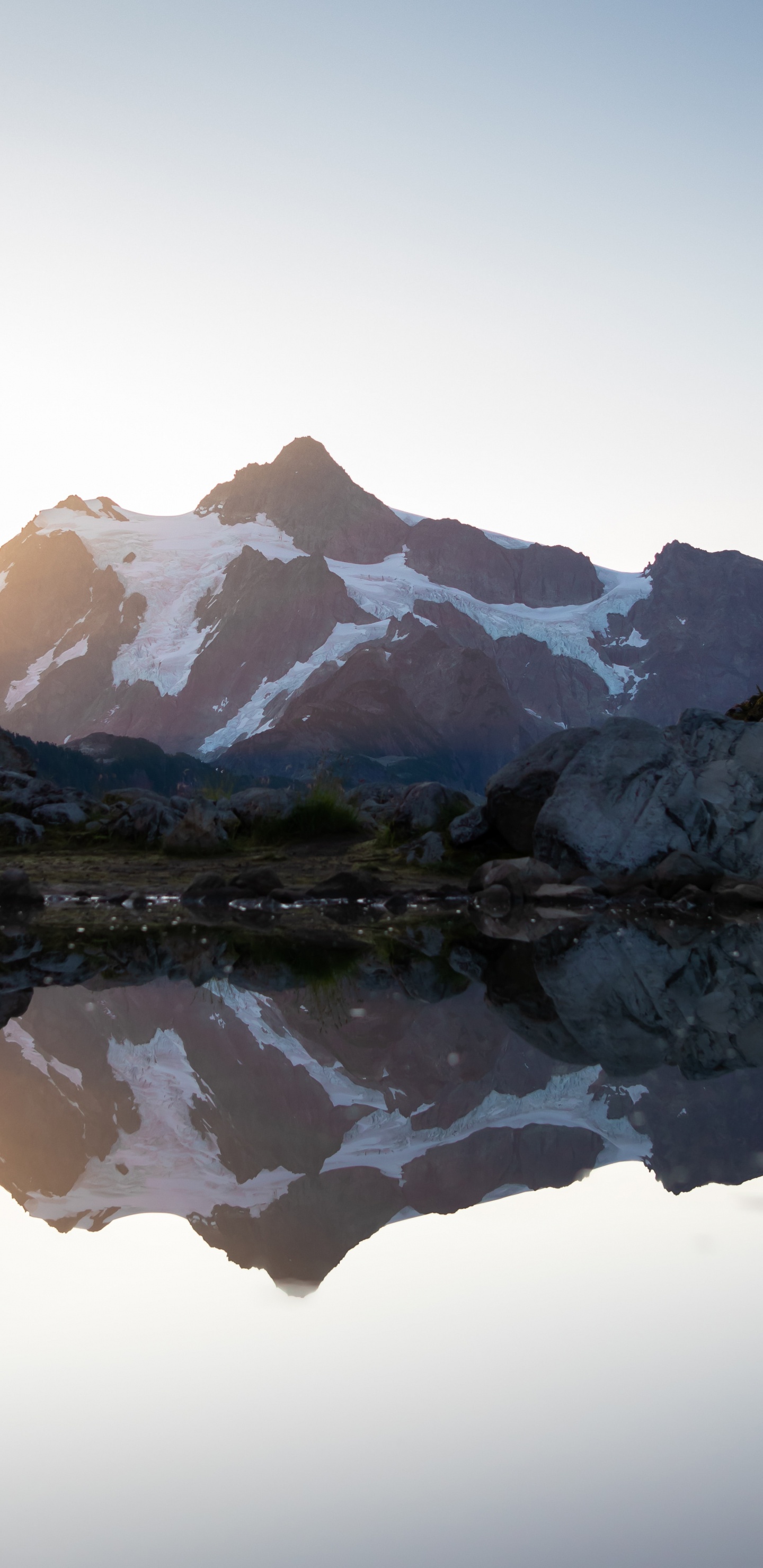 Mount Shuksan, Bergigen Landschaftsformen, Reflexion, Natur, Bergkette. Wallpaper in 1440x2960 Resolution