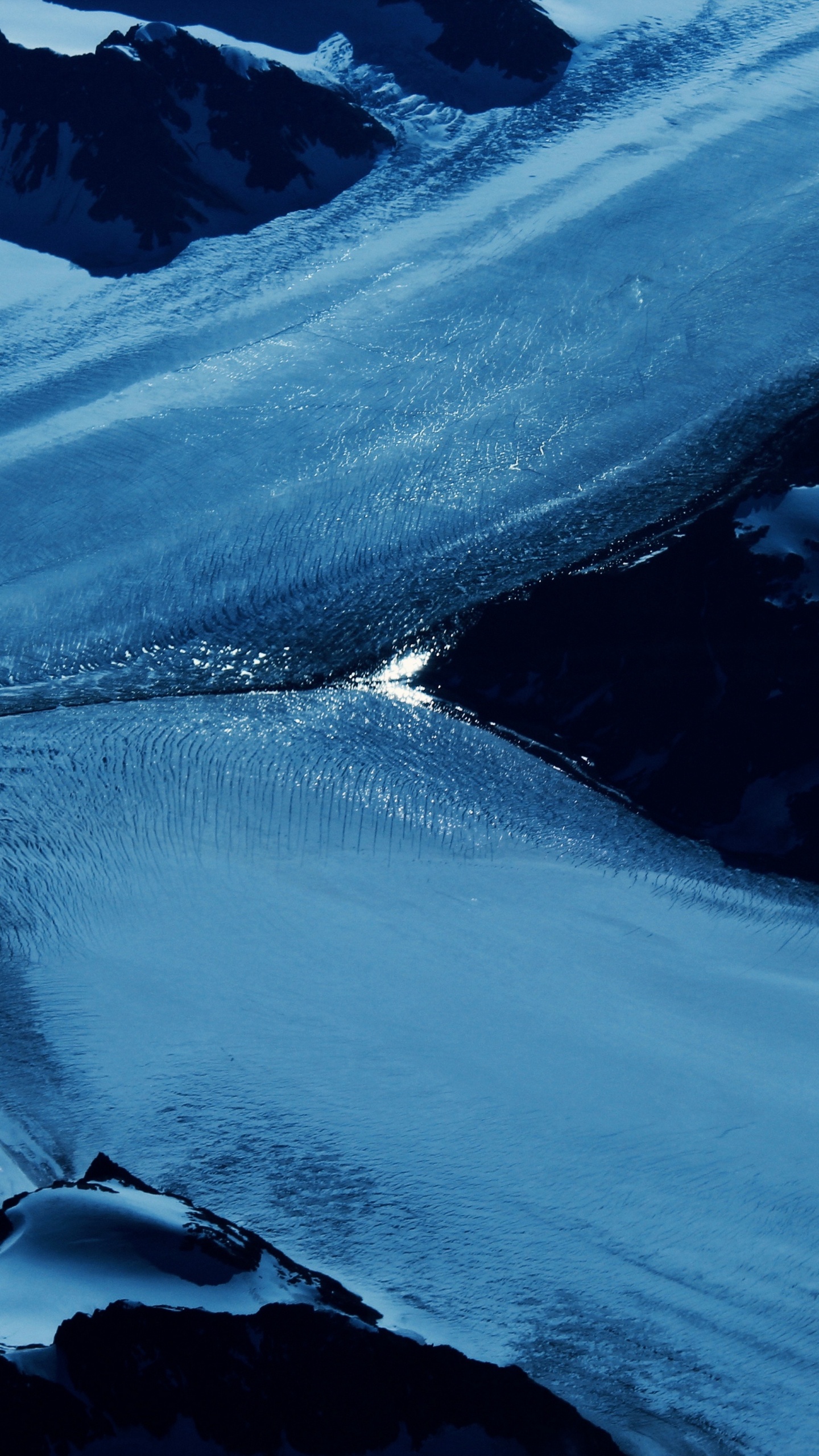 Snow Covered Mountain During Daytime. Wallpaper in 1440x2560 Resolution