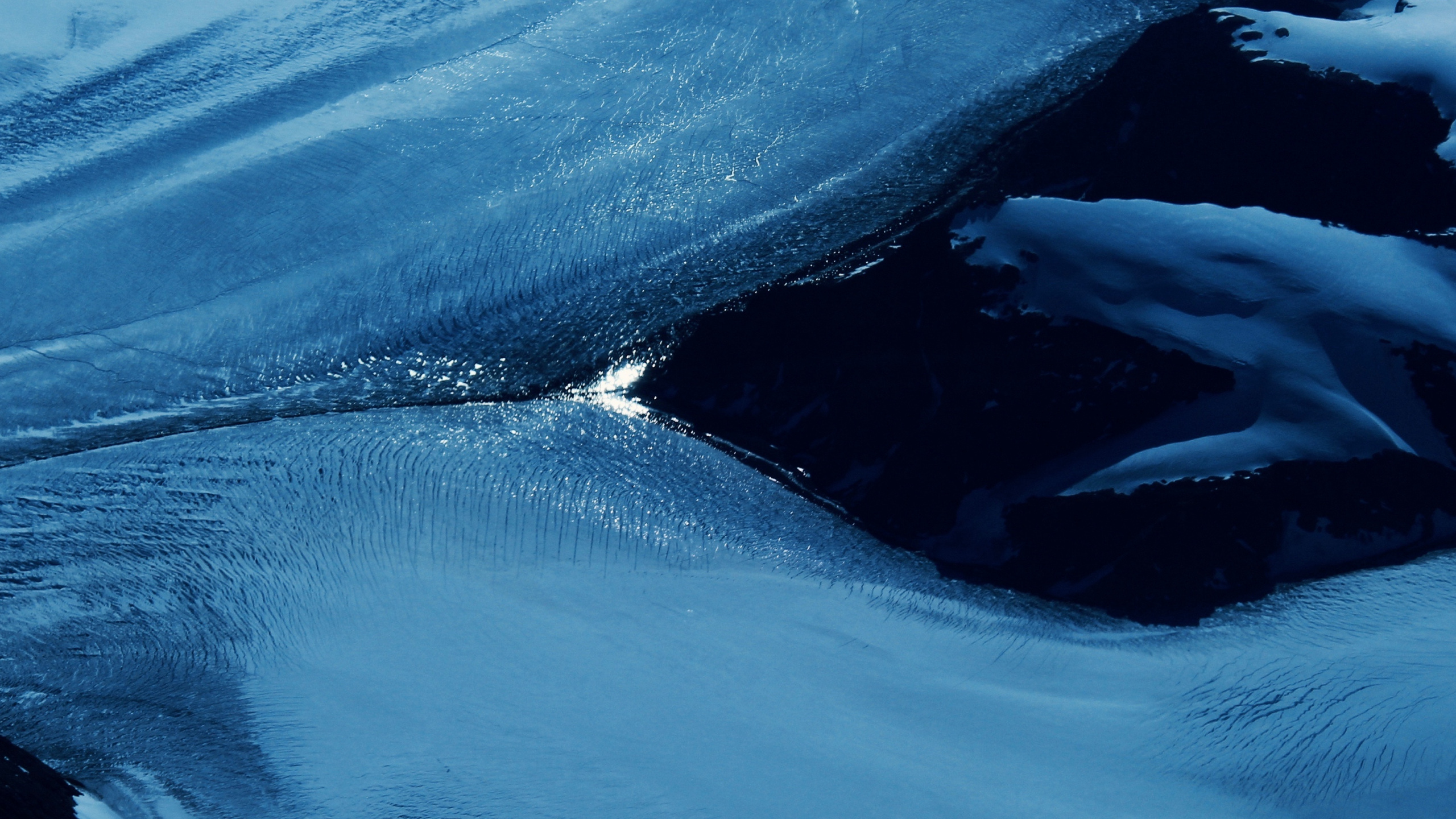 Snow Covered Mountain During Daytime. Wallpaper in 2560x1440 Resolution