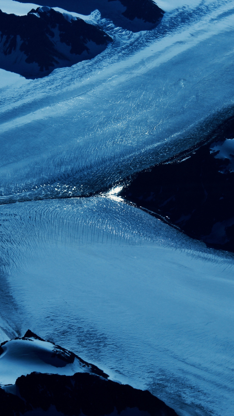 Snow Covered Mountain During Daytime. Wallpaper in 750x1334 Resolution