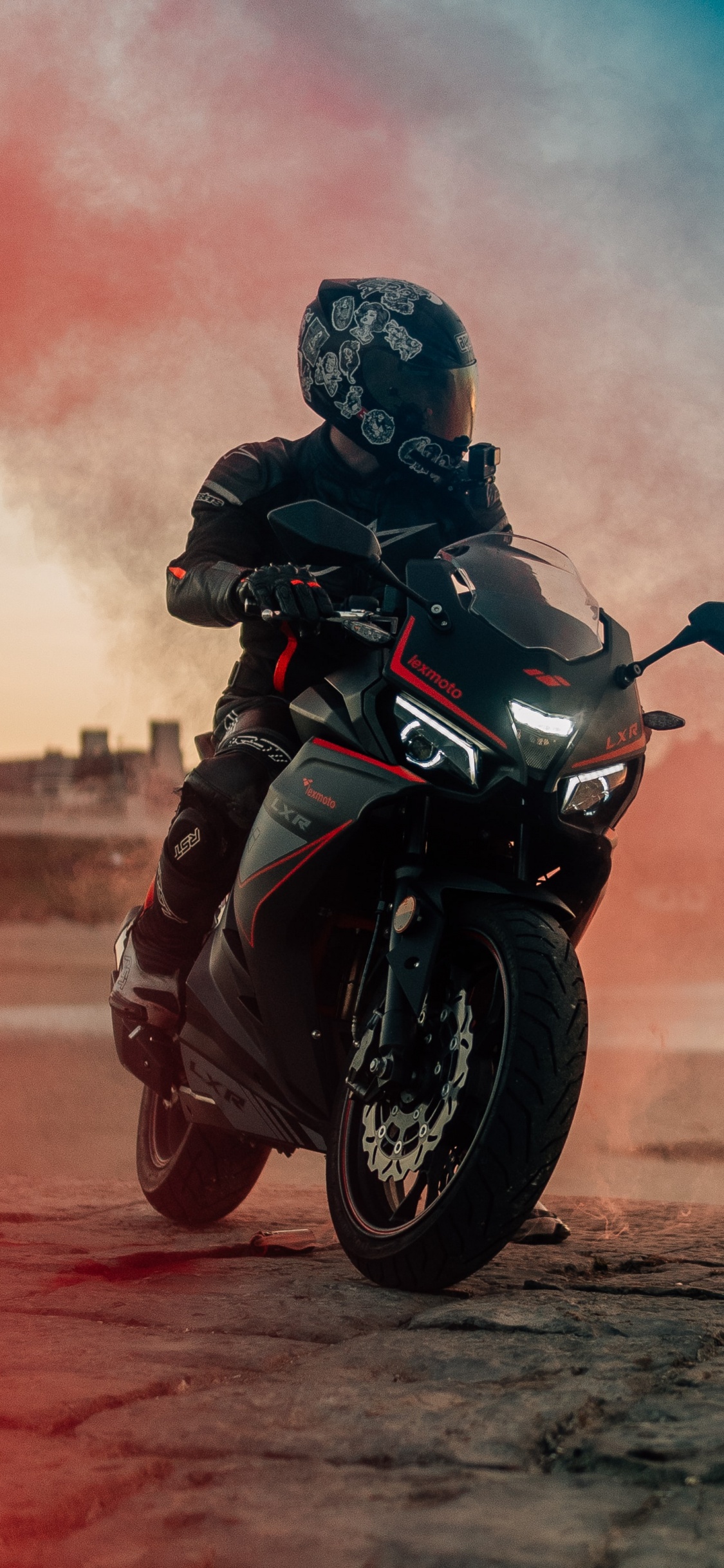 Black Motorcycle, Motorcycle Helmet, Motorcycle, Cars, Bayerische Motoren Werke AG. Wallpaper in 1125x2436 Resolution