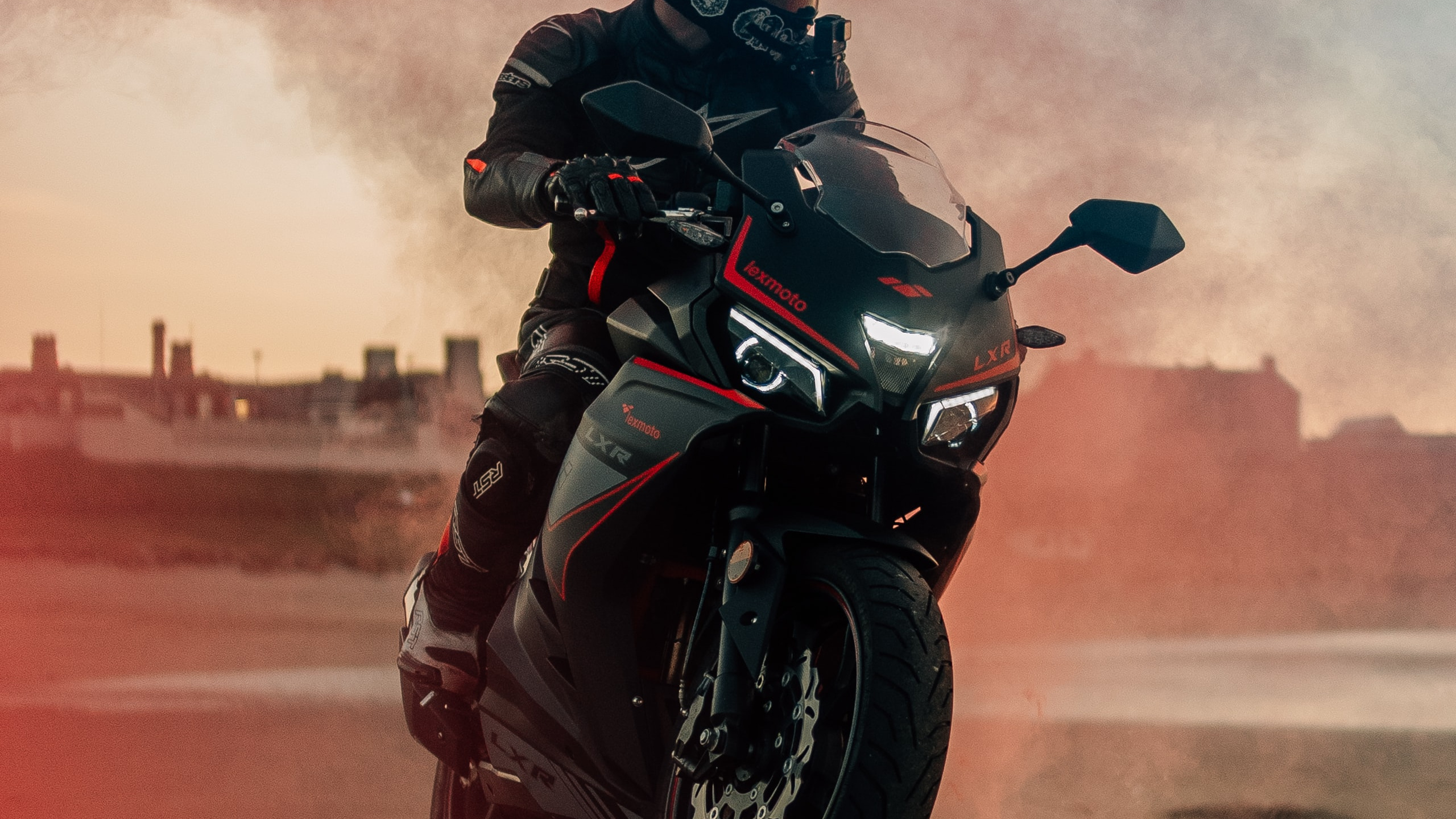 Black Motorcycle, Motorcycle Helmet, Motorcycle, Cars, Bayerische Motoren Werke AG. Wallpaper in 2560x1440 Resolution