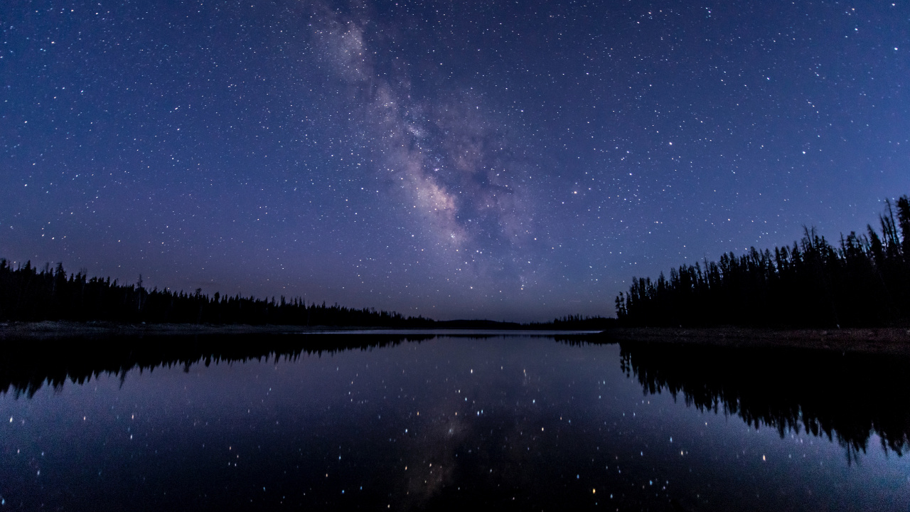 Body of Water Under Blue Sky. Wallpaper in 1280x720 Resolution