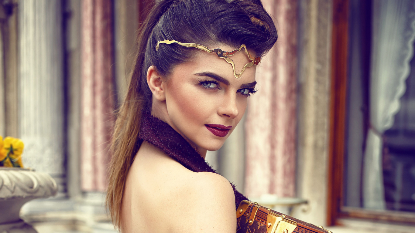 Pelin Karahan, Actor, Cabello, Belleza, Peinado. Wallpaper in 1366x768 Resolution