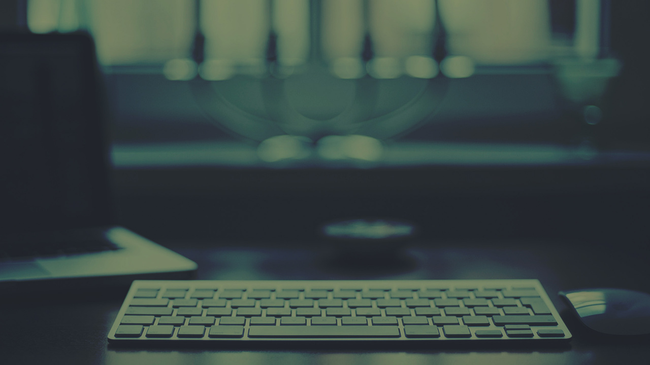 Schwarze Und Weiße Computertastatur. Wallpaper in 1280x720 Resolution