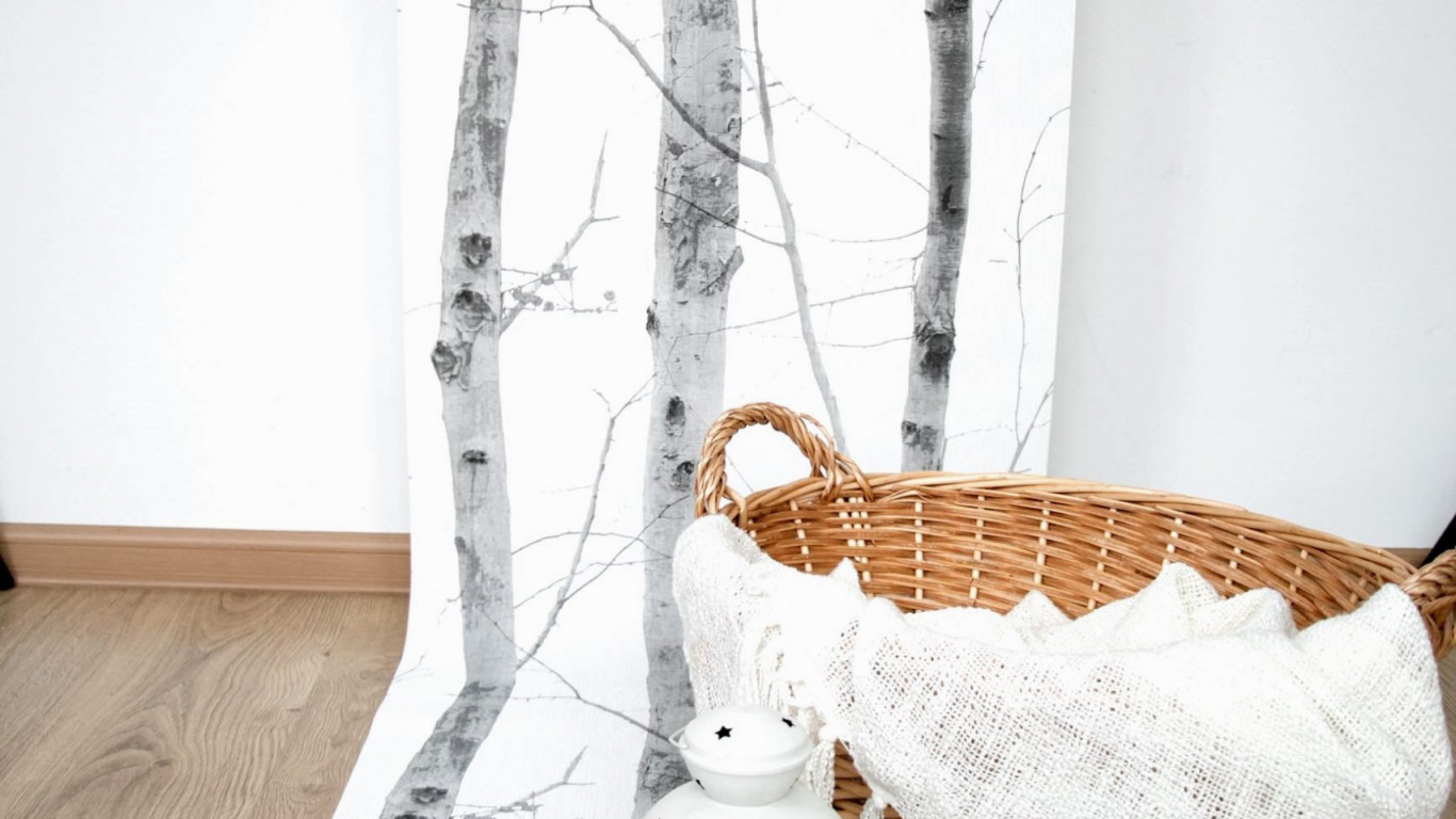 Service à Thé en Céramique Blanche Sur Table. Wallpaper in 1366x768 Resolution