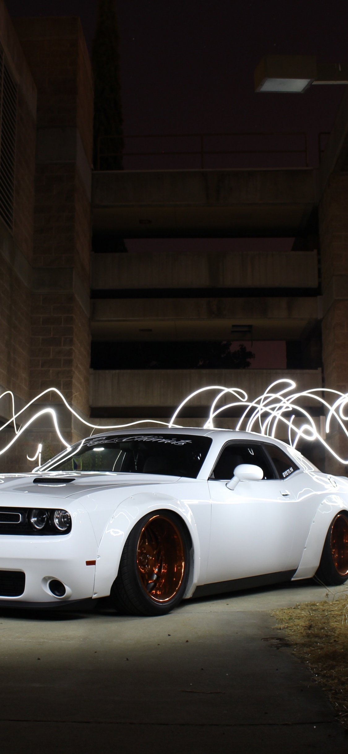 Coche, Dodge Challenger, Muscle Car, Deportivo, Neumatico. Wallpaper in 1125x2436 Resolution