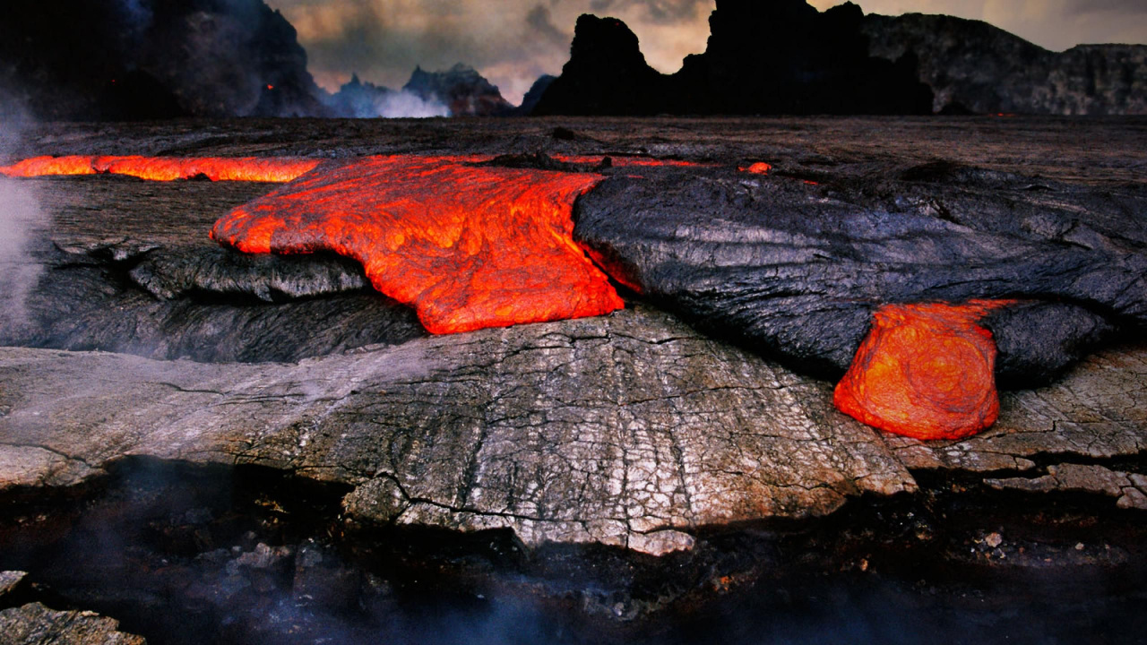 Brown and Black Rock Formation. Wallpaper in 1280x720 Resolution