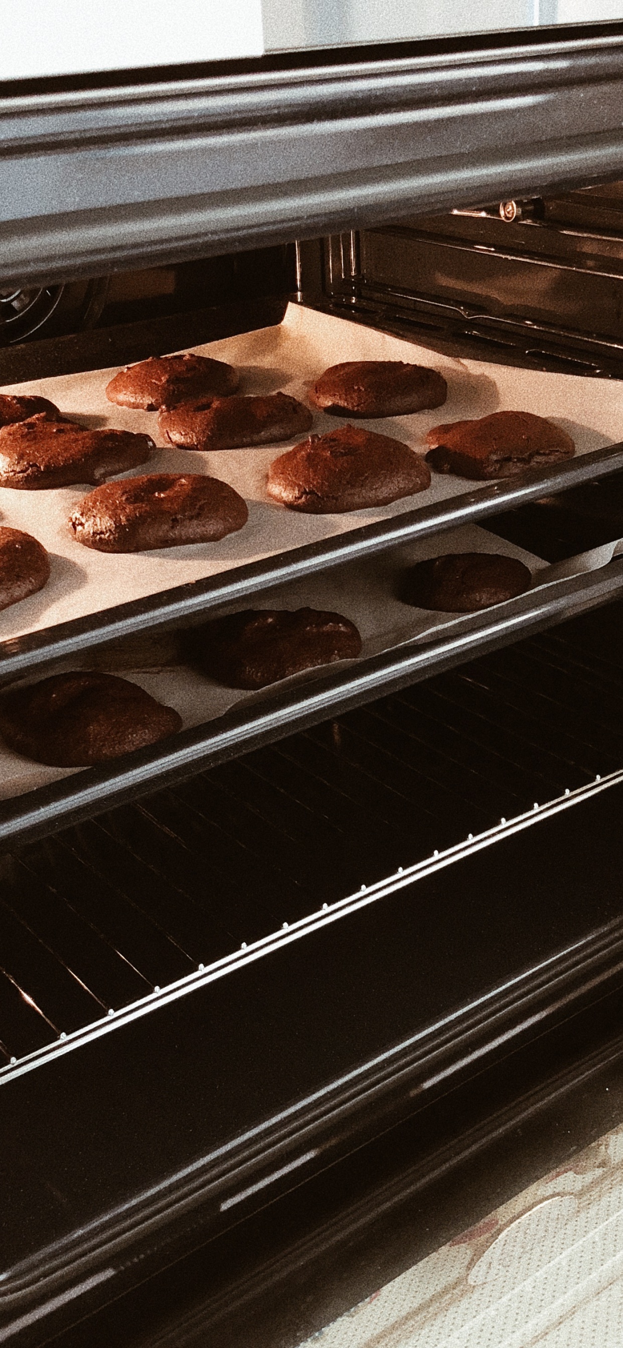 Aries, Kitchen Stove, Home Appliance, Gas Stove, Barbecue Grill. Wallpaper in 1242x2688 Resolution