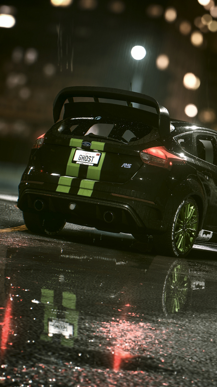 Porsche 911 Verte Sur Route Pendant la Nuit. Wallpaper in 750x1334 Resolution