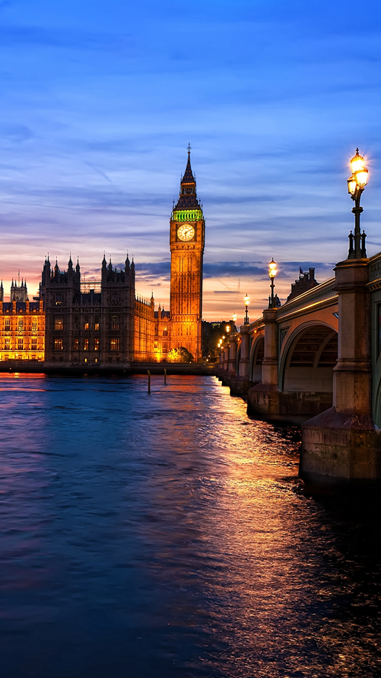 Big Ben London Während Der Dämmerung. Wallpaper in 750x1334 Resolution