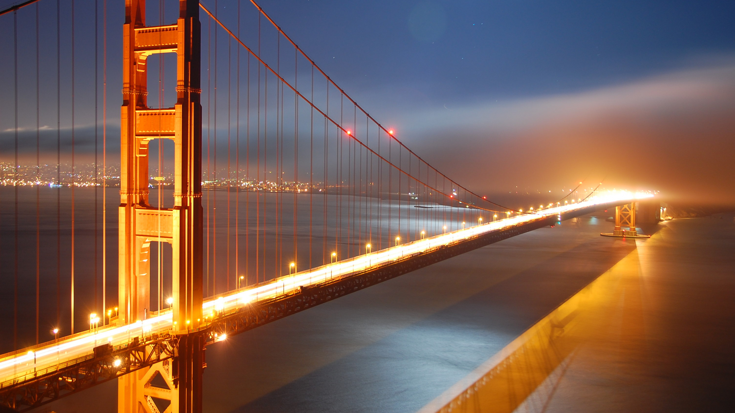 Pont du Golden Gate Pendant la Nuit. Wallpaper in 2560x1440 Resolution